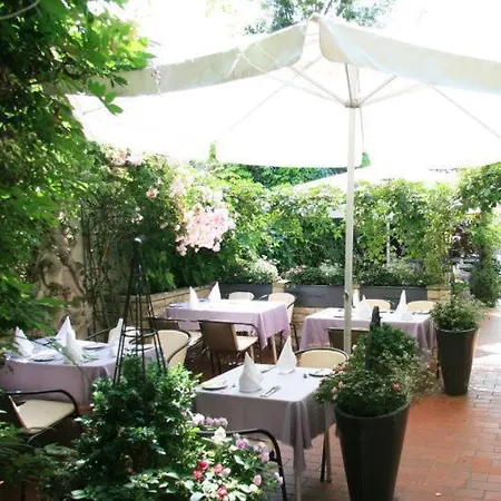 翁斯特鲁塔尔酒店 酒店