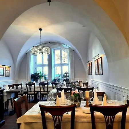 翁斯特鲁塔尔酒店 3*